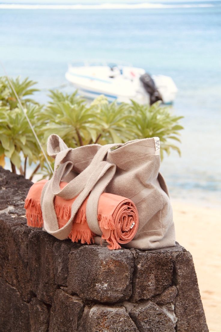 Vyanni Handwoven Beach Bag